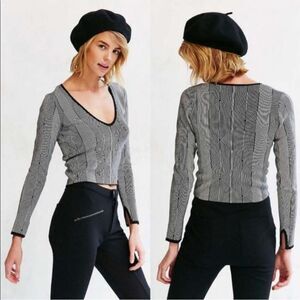 Silence + Noise UO crop long sleeve top XS
